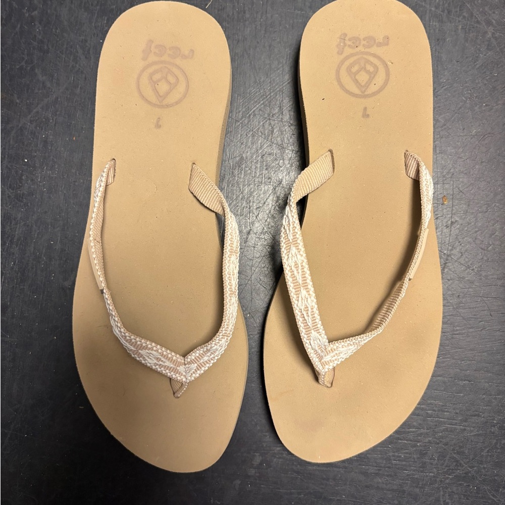Reef Women's Beige Sandals
